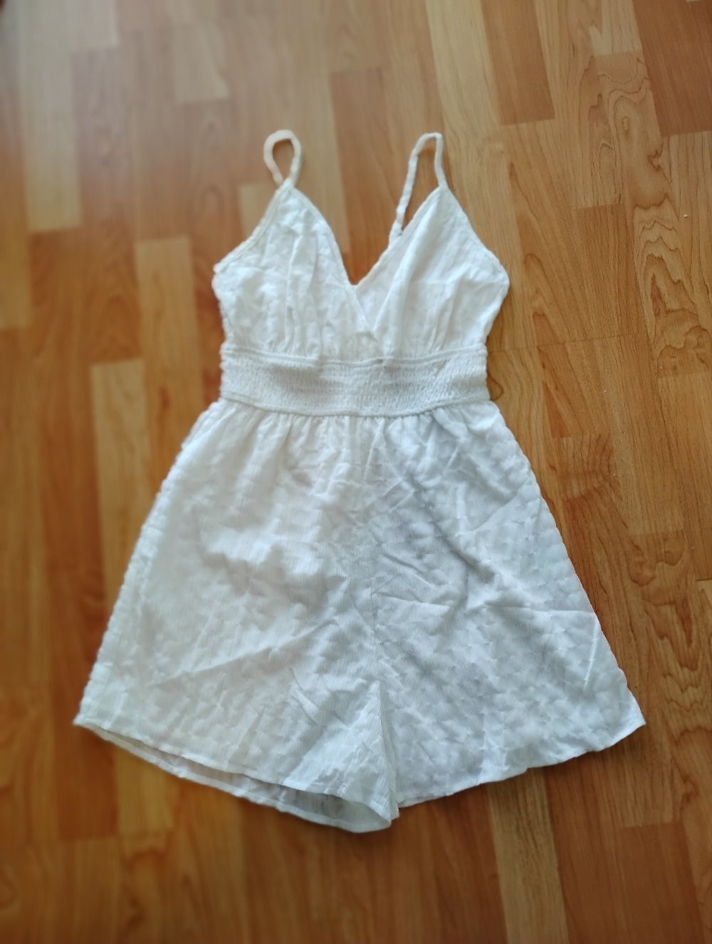 SHEIN White Textured V‑Neck Romper Dress